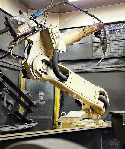Robotic, spot and manual welding