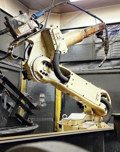 Robotic, spot and manual welding