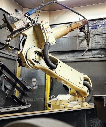 Robotic, spot and manual welding